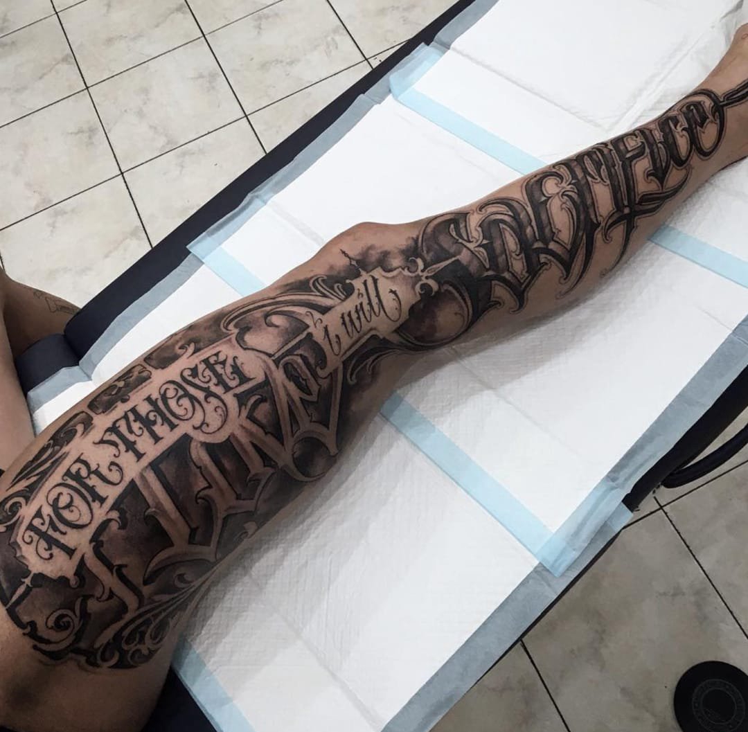 男性花腿纹身黑色几何点刺纹身花体英文字纹身图片