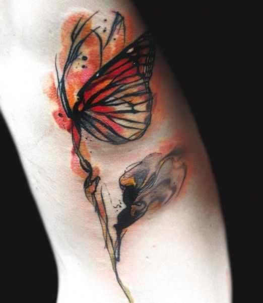 水彩画花蕊与蝴蝶纹身图片