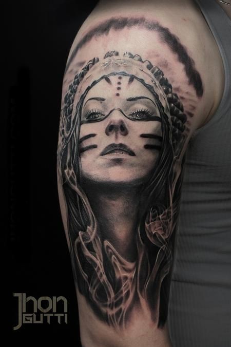 大臂黑灰风格印度妇女与烟雾纹身图片