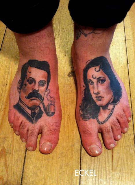 脚背男子和妇女肖像纹身图片