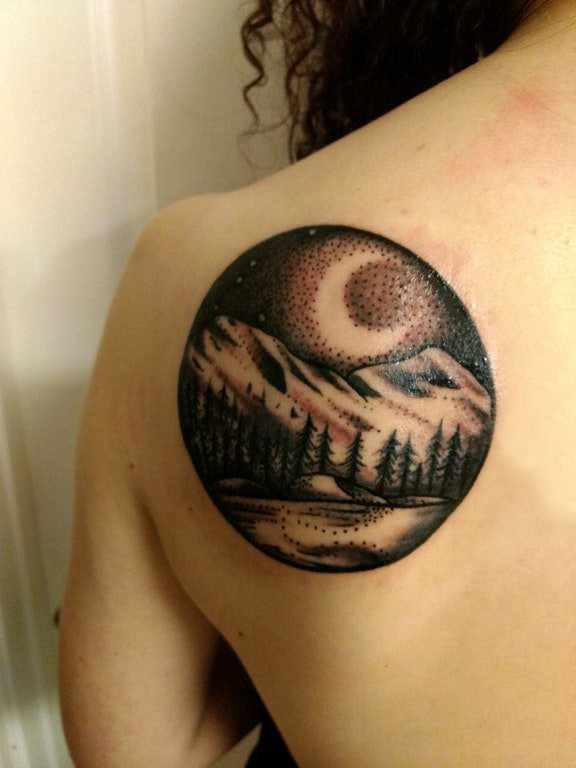 山水纹身 女生背部山水纹身图片