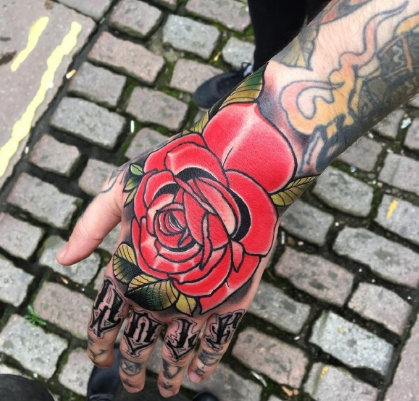 欧美范的玫瑰花朵school手背纹身欣赏