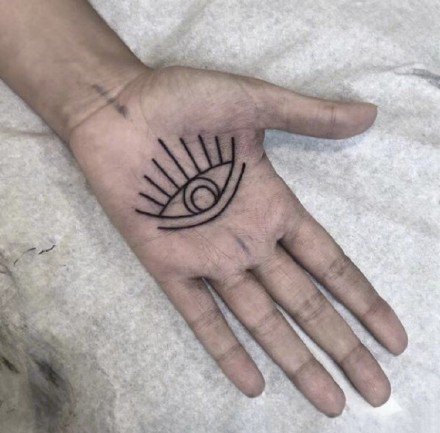 手掌纹身 9张手掌心里的创意线条​纹身图片