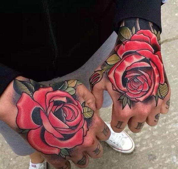 一组惊艳动人的手臂花朵纹身图片
