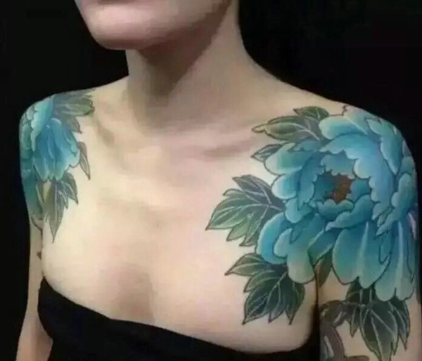 百花丛中最鲜艳的牡丹花纹身