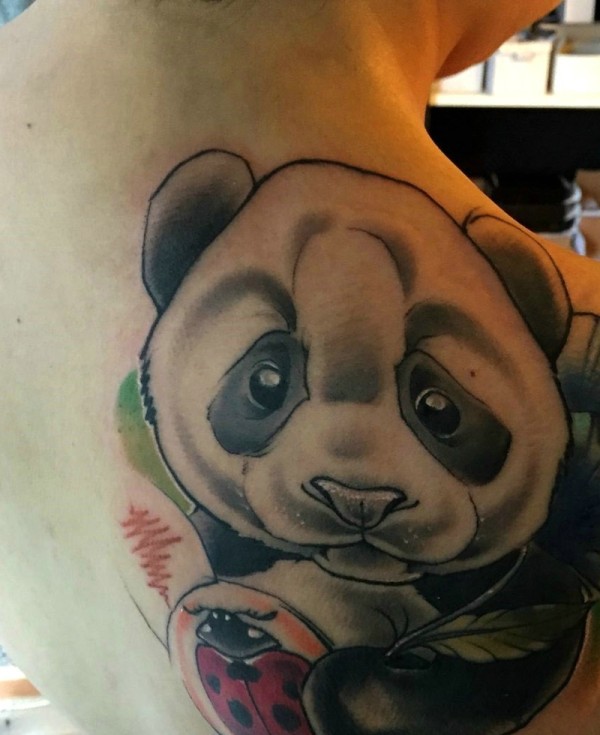 一只大眼可爱萌萌的大熊猫纹身图片