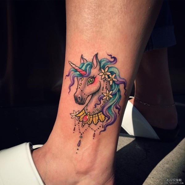 脚踝彩绘独角兽tattoo纹身图片