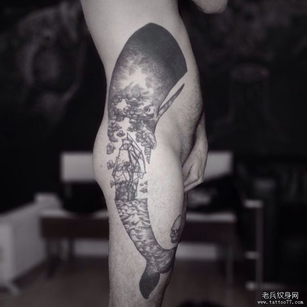 侧腰至大腿欧美个性的鲸鱼tattoo纹身图片