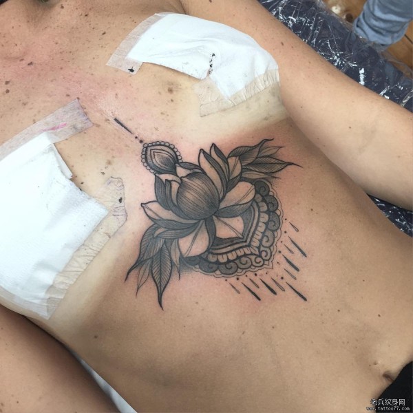 胸部梵花莲花黑灰纹身tattoo图案