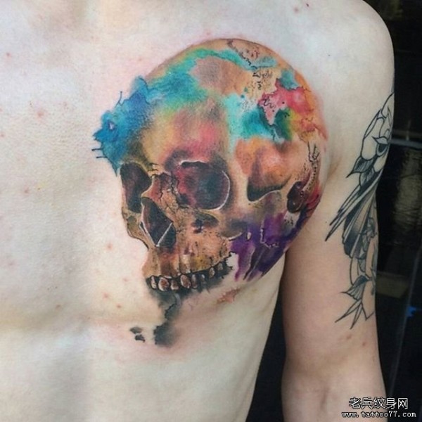 胸部骷髅泼墨彩绘tattoo纹身图片