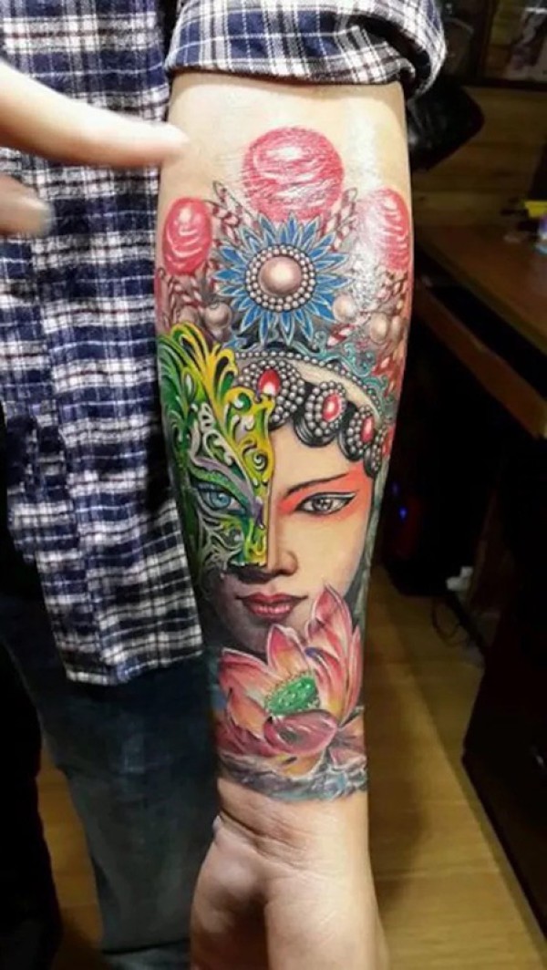 手臂花旦肖像莲花彩绘个性纹身图片