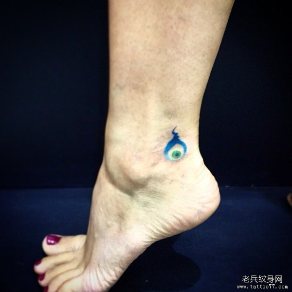脚踝泼墨彩色眼球小清新纹身图片