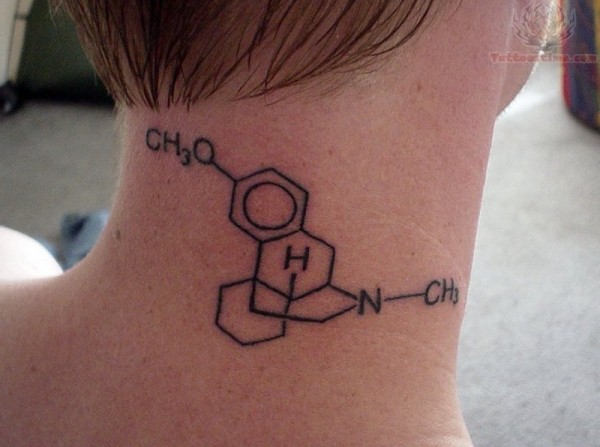 颈部简单的黑色化学配方符号纹身图片