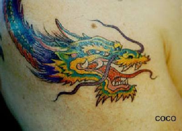 彩色的中国龙纹身图片