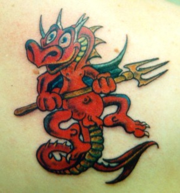 卡通红色恶魔龙纹身图片