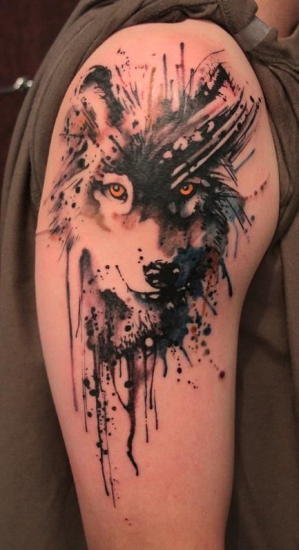 Wolf tattoo肩部狼头纹身图片