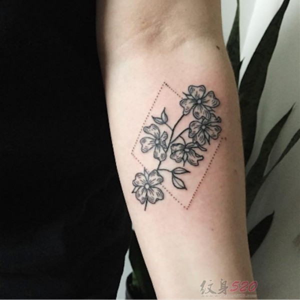 简单线条纹身 多款素描纹身黑色经典纹身图片