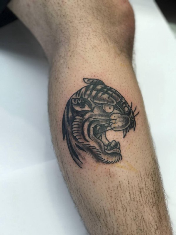 老虎纹身图片 男生小腿上老虎纹身图片