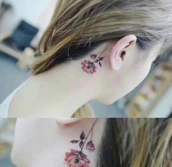 女孩耳朵后面好看的纹身图片