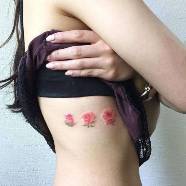 纹身图片花朵   清新却靓丽多彩的花朵纹身图片