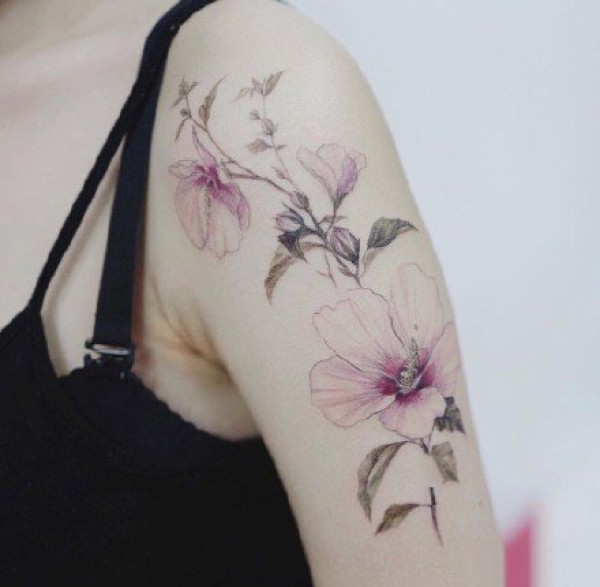 一组女生唯美小清新彩色花朵纹身图片作品