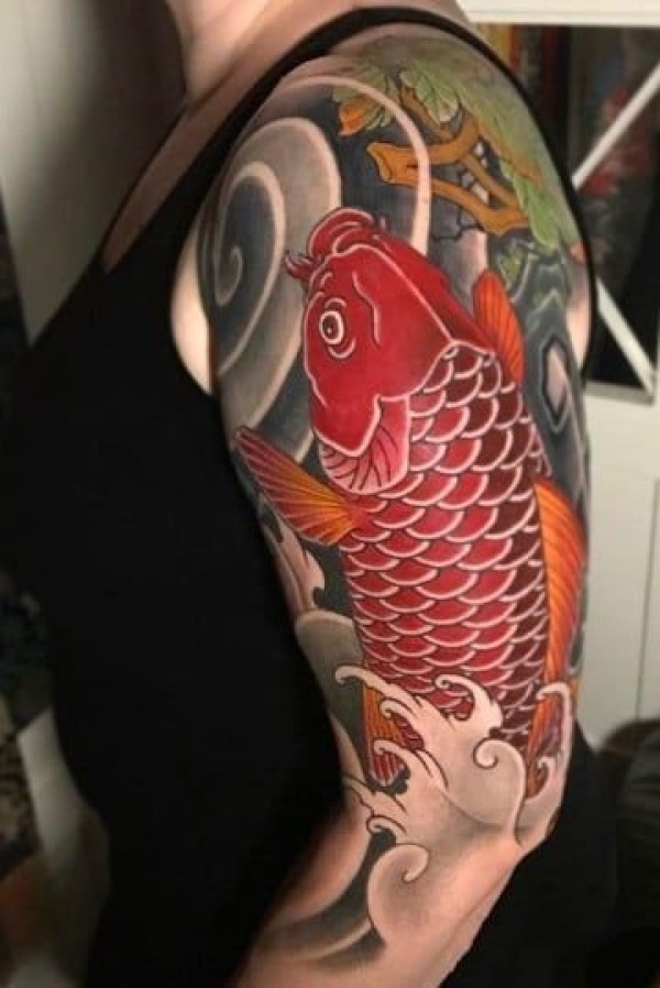 传统风格的包臂包腿鲤鱼系列纹身作品