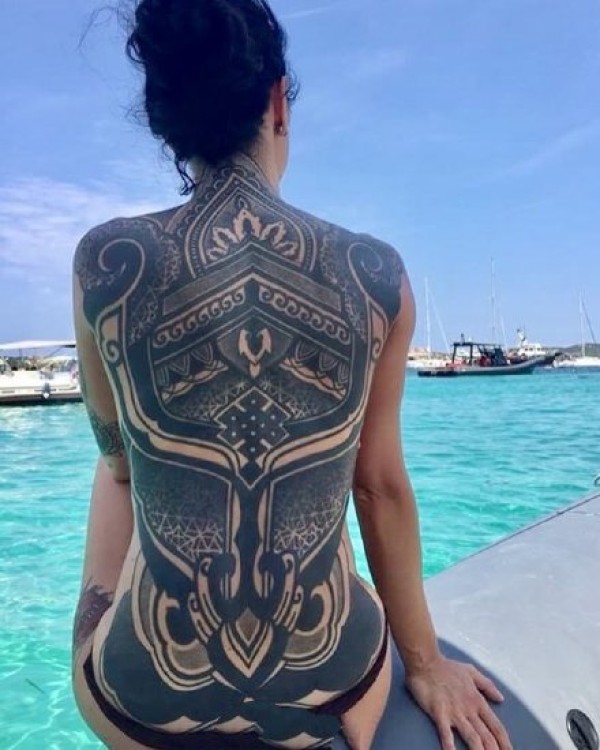 大面积的一组黑色几何纹身图片