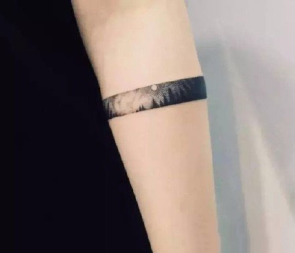 欧美臂环纹身 18组好看的臂环脚环纹身图片