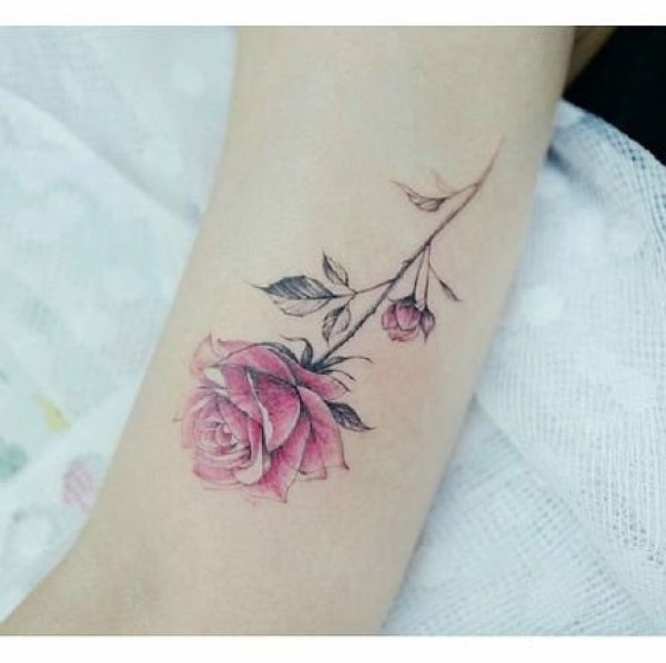 女生小清新的18款漂亮花卉纹身图片