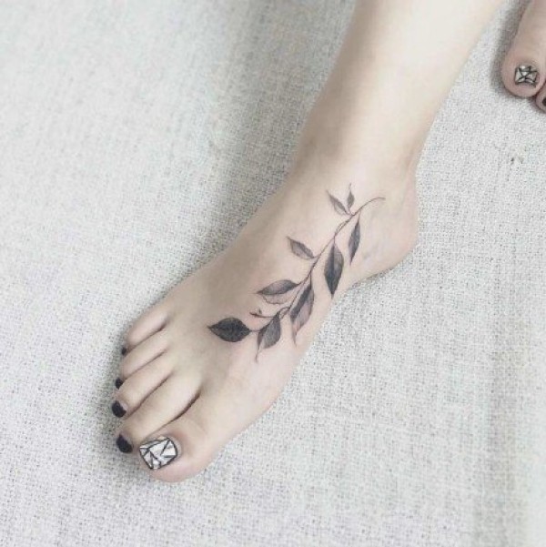 脚背纹身 18款脚背部的小清新纹身图片