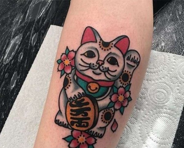 Old School小腿招财猫纹身图片