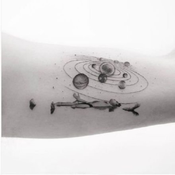 宇宙银河星云主题的9款纹身小黑图作品