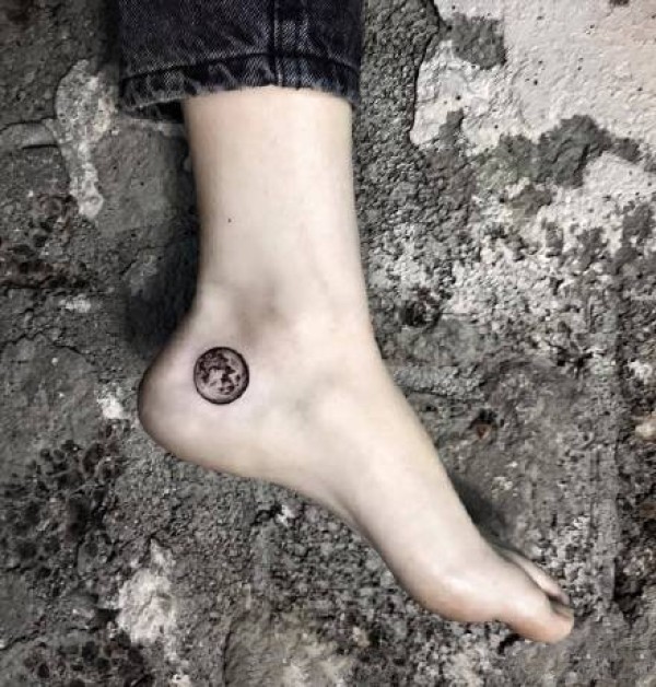 一组暗黑点刺小纹身图片