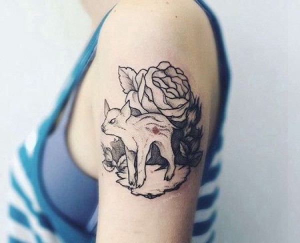 点线大腿猪纹身图片