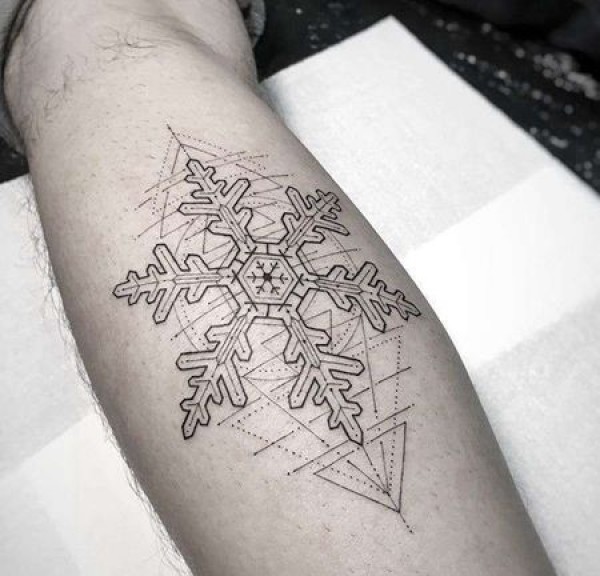 线条几何小腿雪花纹身图片