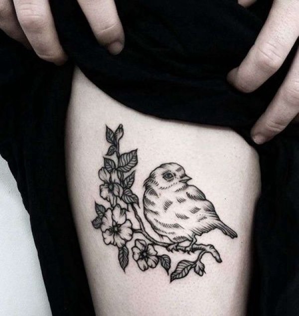 侧腰花卉鸟纹身图片