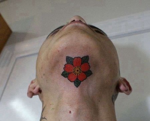 日式脖子樱花纹身图片