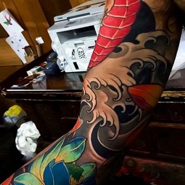 日式大臂浪纹身图片
