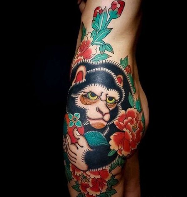 日式侧腰猴子牡丹纹身图片