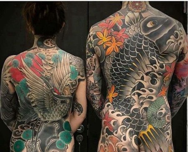 新传统后背鹤鲤鱼纹身图片