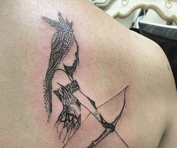 肩部女射手和弓箭纹身图片