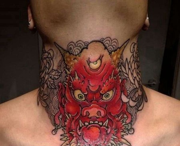 日式脖子雷神纹身图片