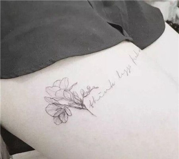性感美腿玉兰花线条纹身