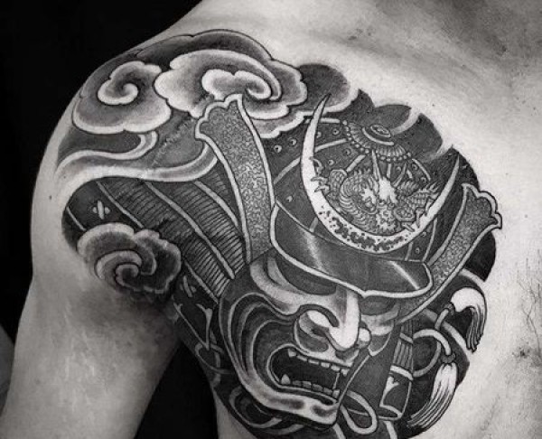 新传统胸口武士纹身图片