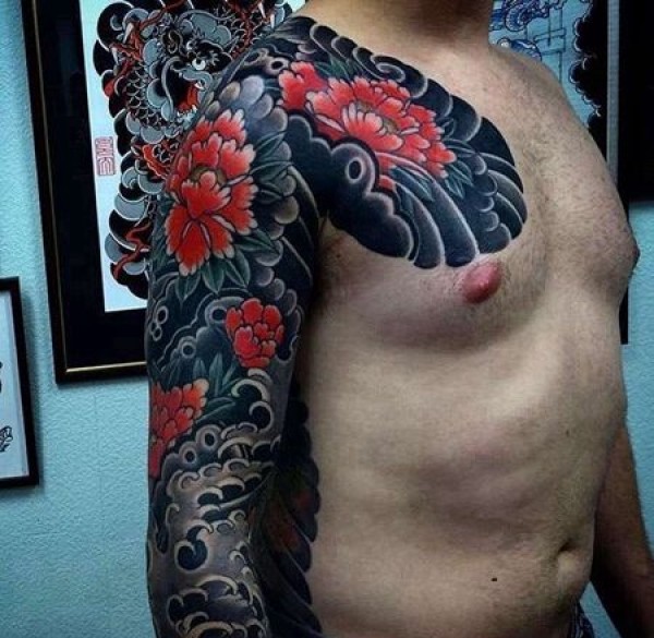 日式胳膊浪花牡丹纹身图片
