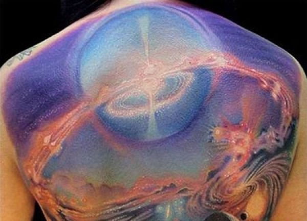 背部宇宙纹身图片