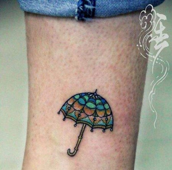 脚踝好看的雨伞纹身图片