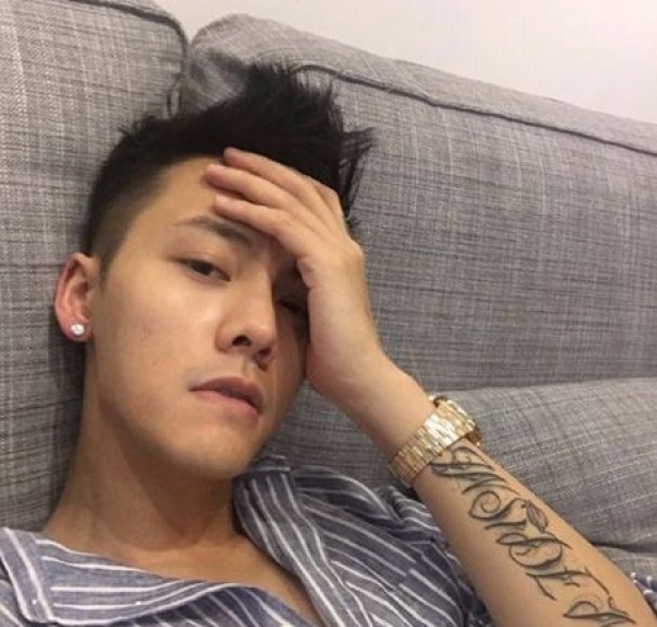 陈伟霆手臂个性纹身图片