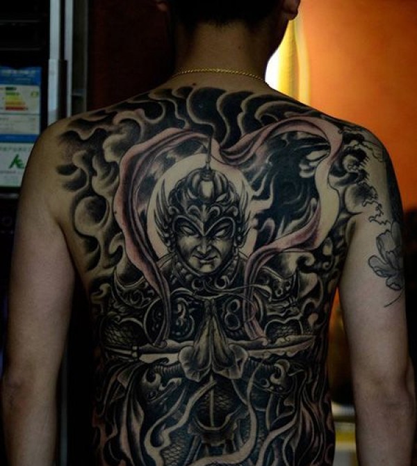 男士满背韦陀纹身图片
