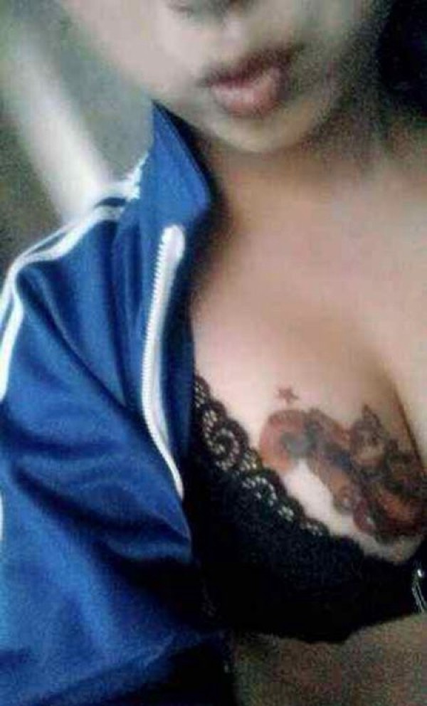 女生胸部松鼠纹身图片